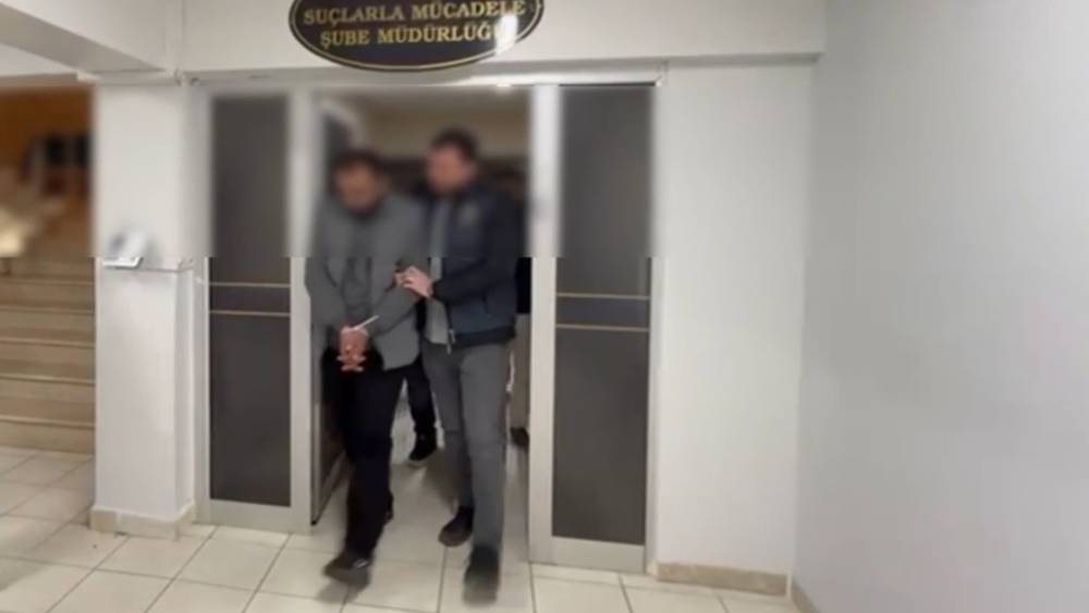 Siber polisten Sakarya merkezli 3 ilde milyonluk &rsquo;ikinci el&rsquo; operasyonu: 6 tutuklama
