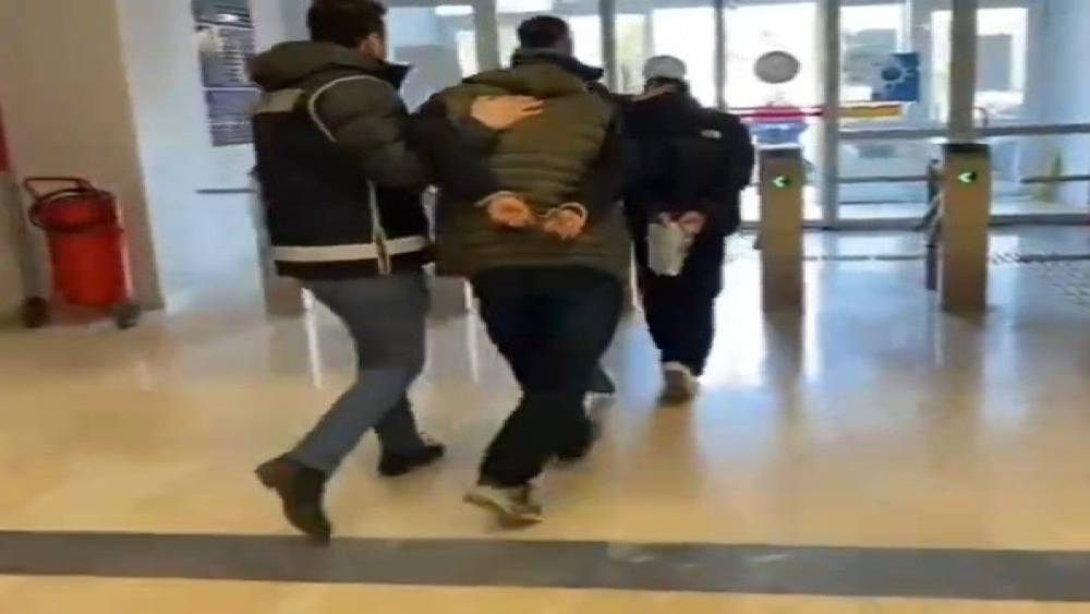 Kendilerini savcı olarak tanıtıp vatandaşları dolandıran 2 ş&uuml;pheli tutuklandı
