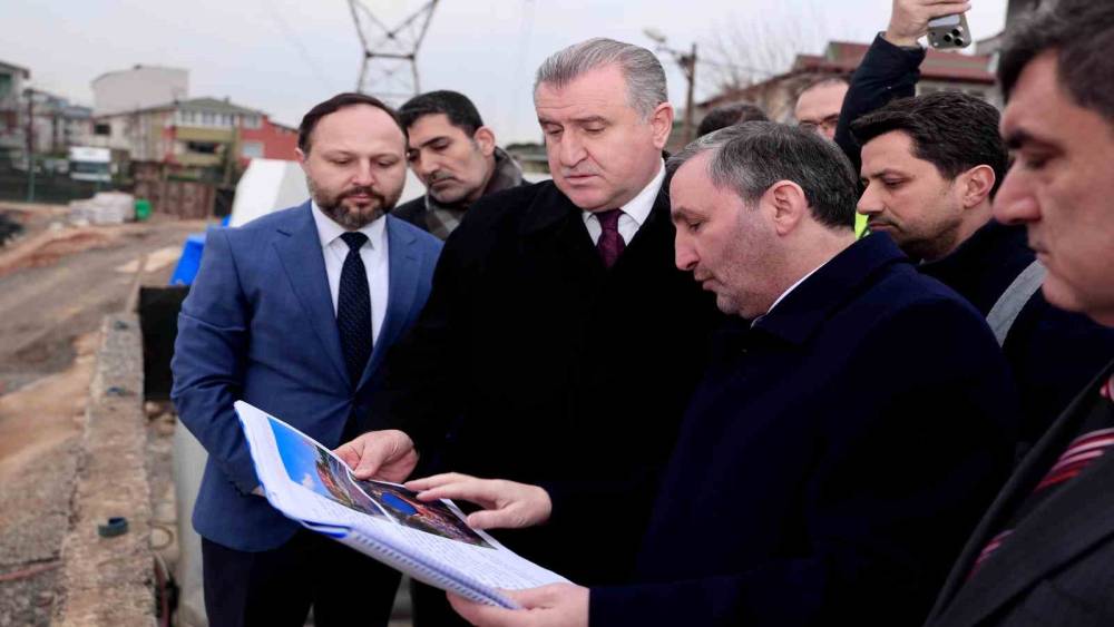 Gen&ccedil;lik ve Spor Bakanı Bak&rsquo;tan Sultanbeylili gen&ccedil;lere m&uuml;jde
