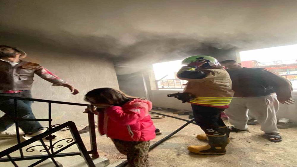 Kırıkhan&rsquo;da ev yangını
