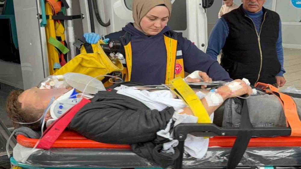 Ayvacık&rsquo;ta patpat devrildi: 1 yaralı
