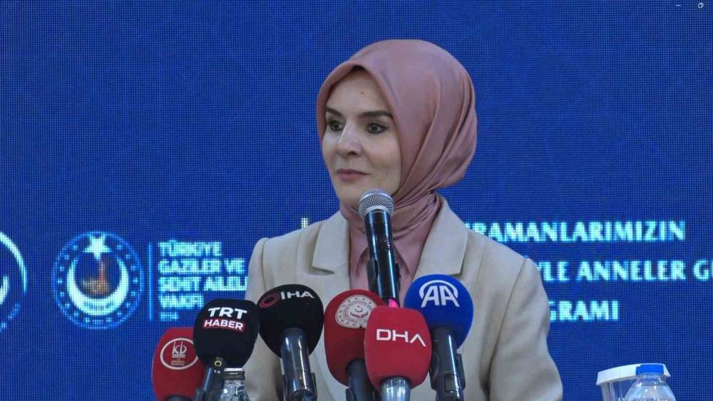 Bakan G&ouml;ktaş: "B&uuml;t&uuml;n gayretimiz, evlatlarımızın g&uuml;ven i&ccedil;inde b&uuml;y&uuml;d&uuml;ğ&uuml;, annelerin g&ouml;nl&uuml;n&uuml;n ferah olduğu bir &uuml;lke iklimini g&uuml;&ccedil;lendirmektir"
