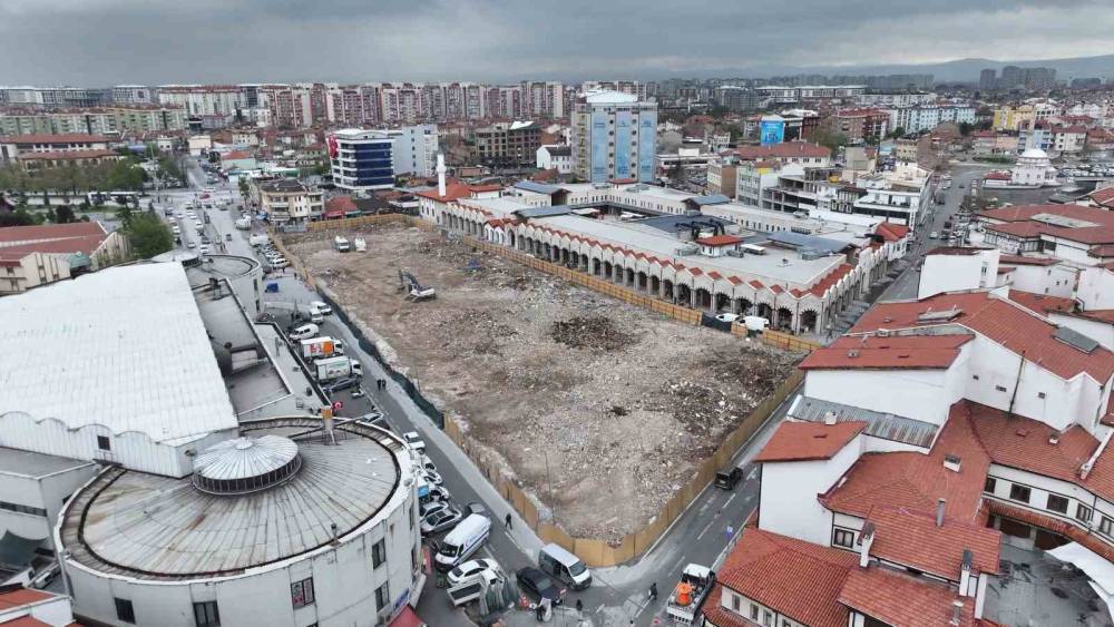 Başkan Altay, Konya&rsquo;ya değer katacak d&ouml;n&uuml;ş&uuml;mde yıkım &ccedil;alışmasının tamamlandığını a&ccedil;ıkladı

