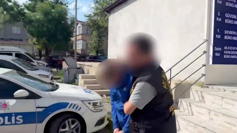 Avcılar&rsquo;da uyuşturucu satıcısına polisten kurye kılığında operasyon
