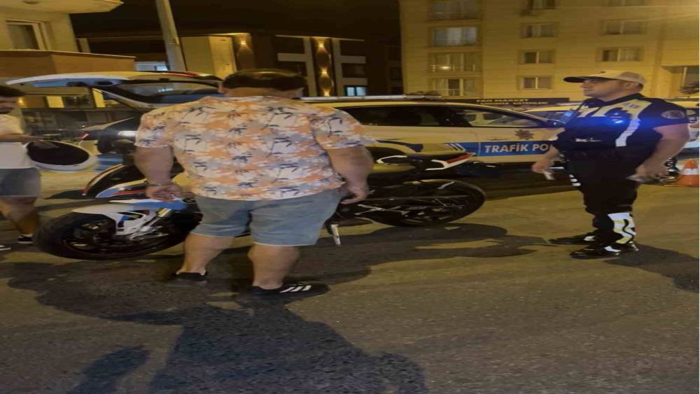 &Ccedil;orlu&rsquo;da akrobatik hareketler yapan motosikletliye ağır ceza
