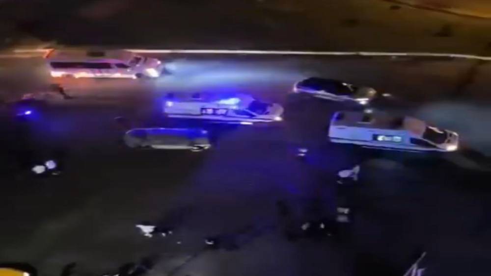Diyarbakır&rsquo;da iki otomobil &ccedil;arpıştı: 2 yaralı
