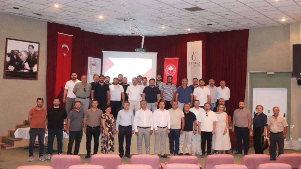 Kanatlı &uuml;retiminde biyog&uuml;venlik seferberliği Manisa&rsquo;dan başladı
