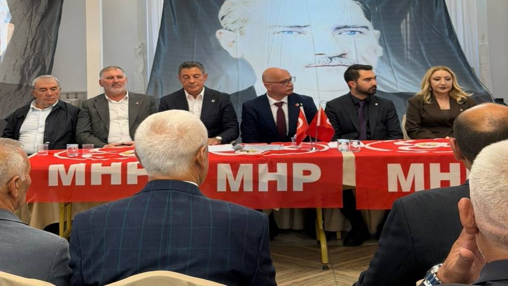 MHP Sarıkamış İl&ccedil;e Kongresi&rsquo;nde Tarık Bilgin g&uuml;ven tazeledi
