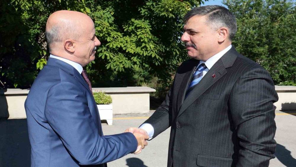 Bakan &Ccedil;ift&ccedil;i&rsquo;den Y&Ouml;K Başkanı &Ouml;zvar&rsquo;a ziyaret
