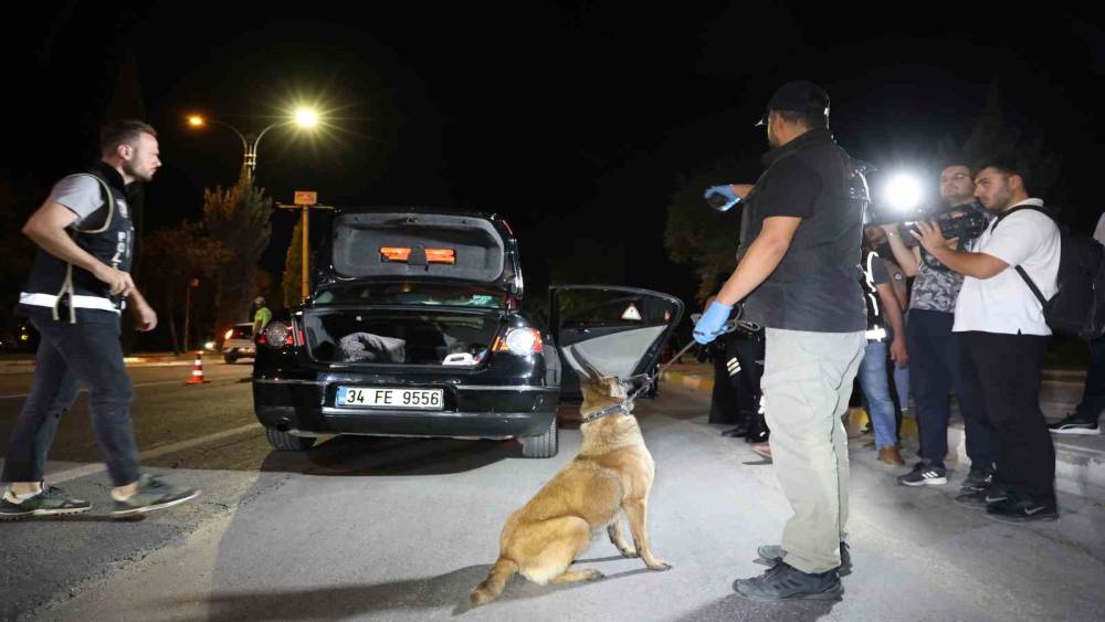 Elazığ&rsquo;da geniş kapsamlı asayiş uygulaması
