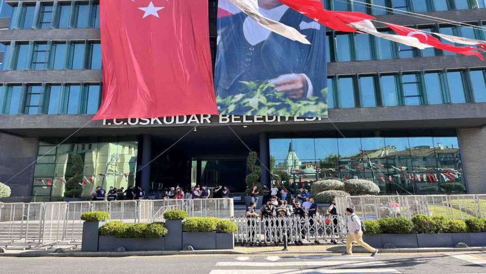 &Uuml;sk&uuml;dar Belediye Başkanvekili se&ccedil;imi ertelendi

