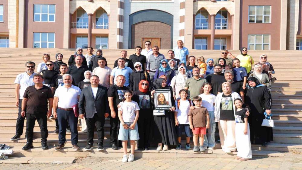 Okul katliamında &ouml;lenlerin aileleri yeniden tutuklama talebinden memnun
