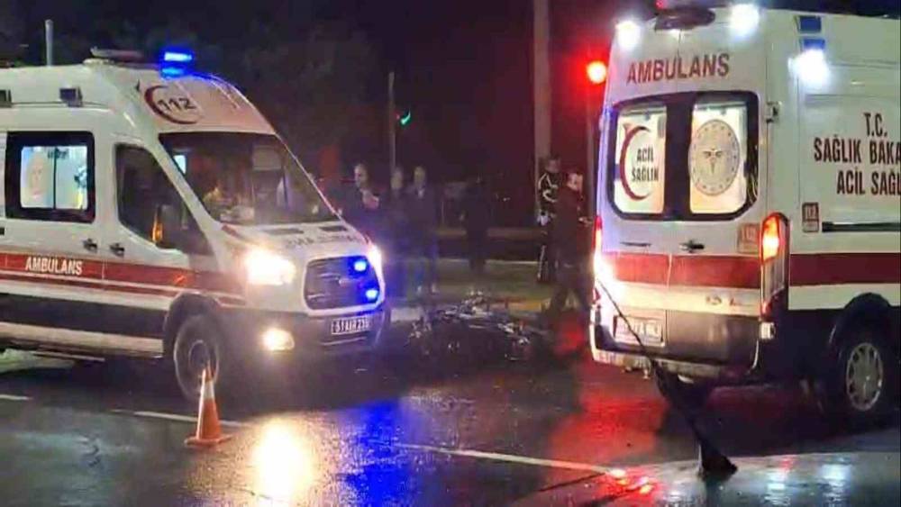 Niğde&rsquo;de hafif ticari ara&ccedil; ile motosiklet &ccedil;arpıştı: 2 &ouml;l&uuml;, 1 ağır yaralı
