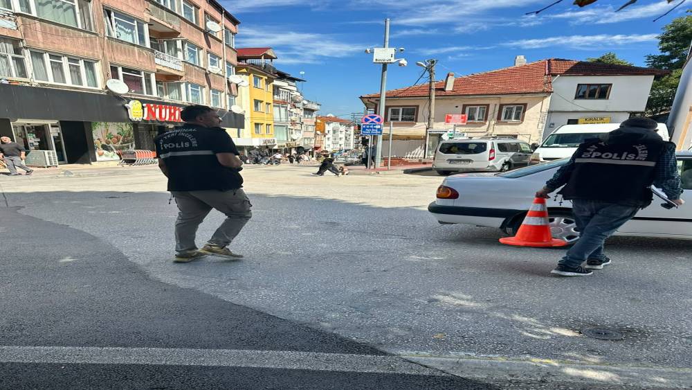 Bolu&rsquo;da kendilerine firma &ccedil;alışanı s&uuml;s&uuml; verip 1 milyon liralık kablo &ccedil;aldılar: 6 tutuklama

