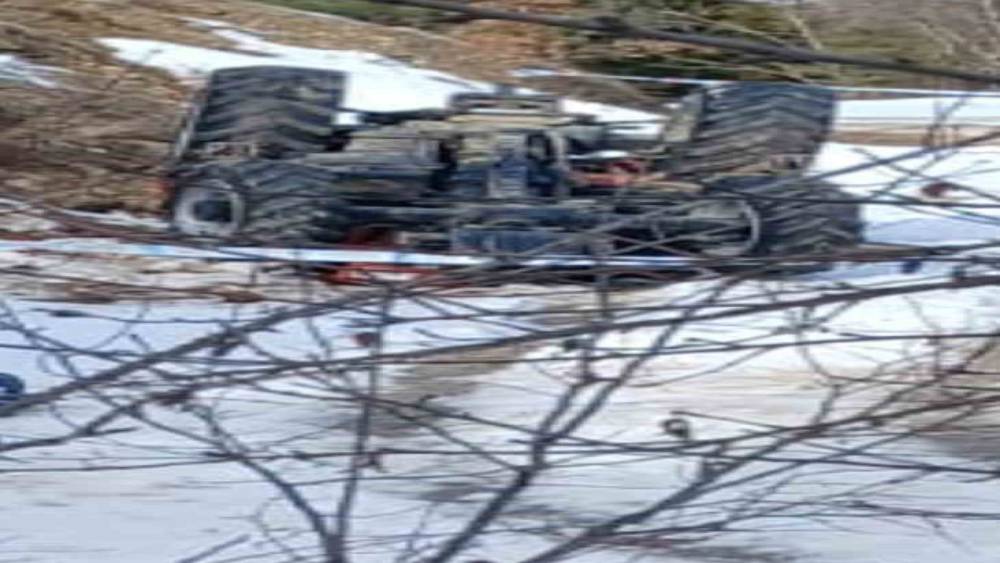 Trakt&ouml;r devrildi, k&ouml;y muhtarı hayatını kaybetti
