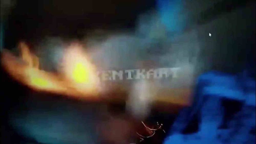 Yolcu minib&uuml;s&uuml; ile otomobil kafa kafaya &ccedil;arpıştı: O anlar kamerada
