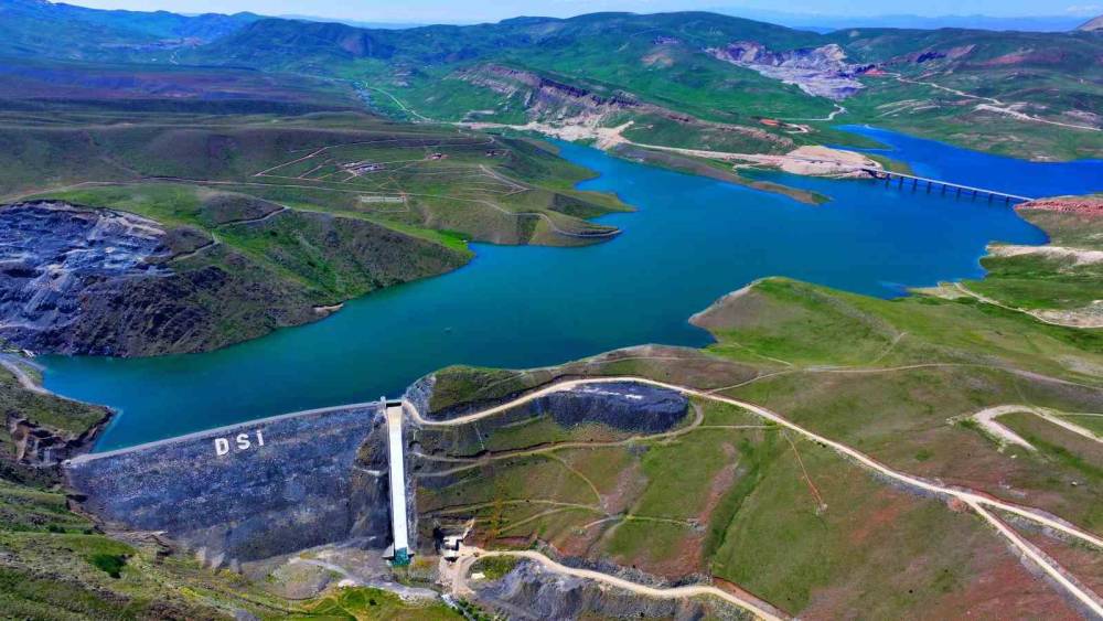 Erzincan&rsquo;da son 23 yılda su yatırımlarıyla tarım ve enerjiye katkı
