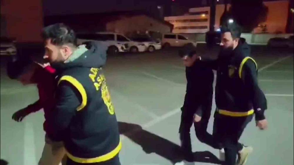 PVC ustasını &ouml;ld&uuml;ren 15 yaşındaki tetik&ccedil;i ve motosikleti s&uuml;ren yaşıtı tutuklandı
