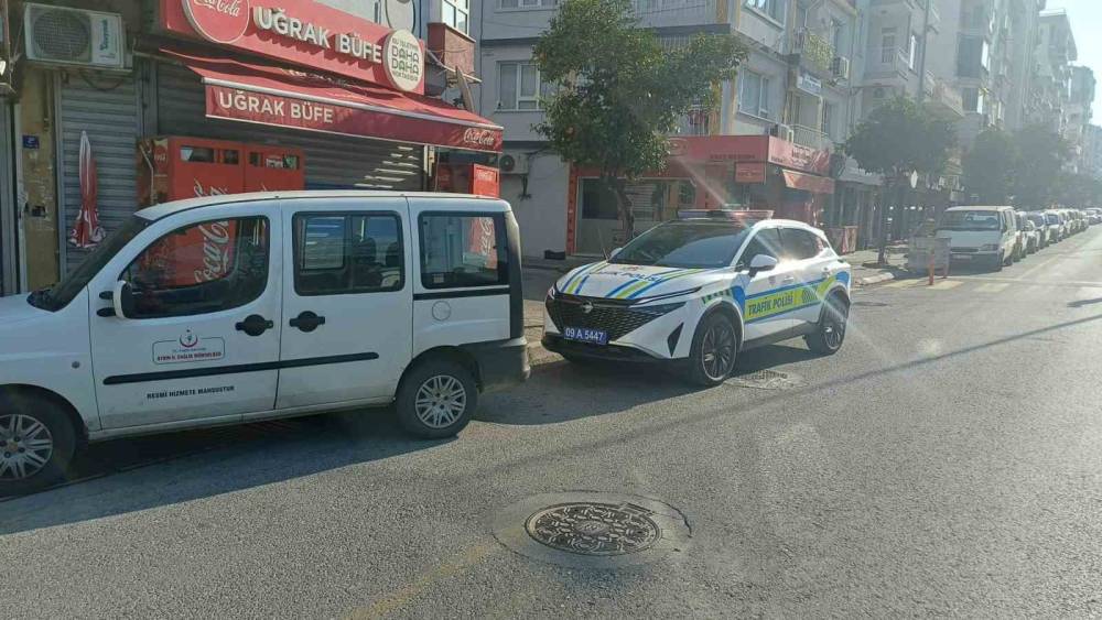 Ticari ara&ccedil;la &ccedil;arpışan motosiklet s&uuml;r&uuml;c&uuml;s&uuml; yaralandı
