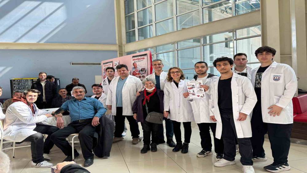 Tıp Fak&uuml;ltesi &ouml;ğrencilerinden hipertansiyon farkındalığı etkinliği
