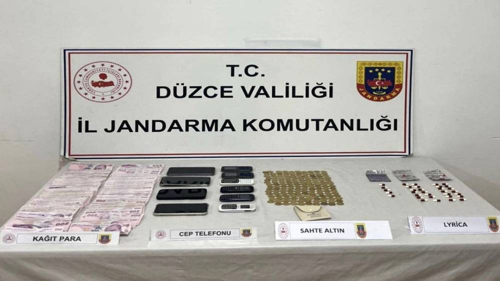 &Ccedil;ok sayıda sahte altını 560 bin liraya satan 4 ş&uuml;pheliye jandarma baskını
