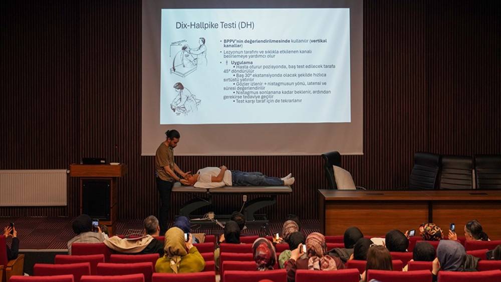 ET&Uuml;&rsquo;de fizyoterapi ve rehabilitasyon alanındaki g&uuml;ncel yaklaşımlar konuşuldu

