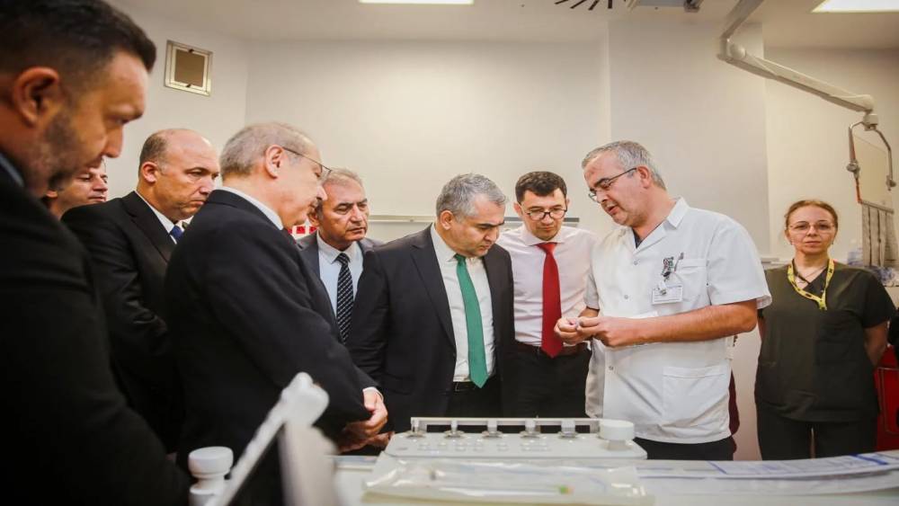 AD&Uuml; Hastanesi kardiyolojide b&ouml;lgenin y&uuml;k&uuml;n&uuml; taşıyor
