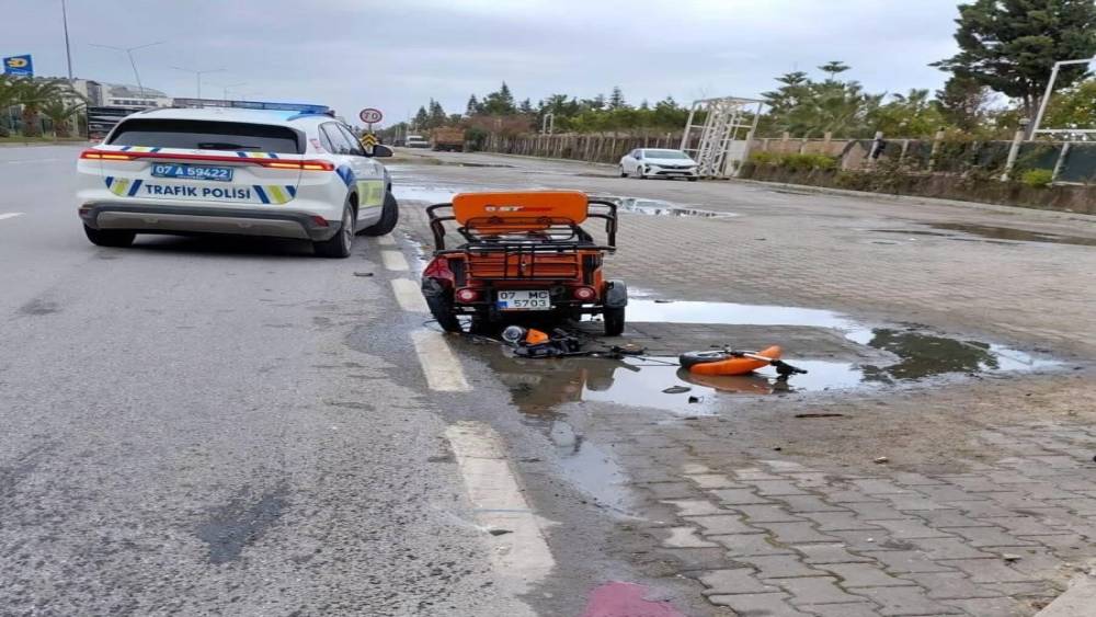 Vin&ccedil;le &ccedil;arpışan elektrikli motosikletin Rus uyruklu s&uuml;r&uuml;c&uuml;s&uuml; hayatını kaybetti
