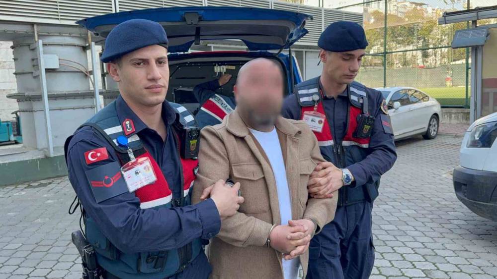 G&uuml;r&uuml;lt&uuml; kavgasında komşularını silahla vuran şahıs: "Edilen k&uuml;fr&uuml;n bedeli"
