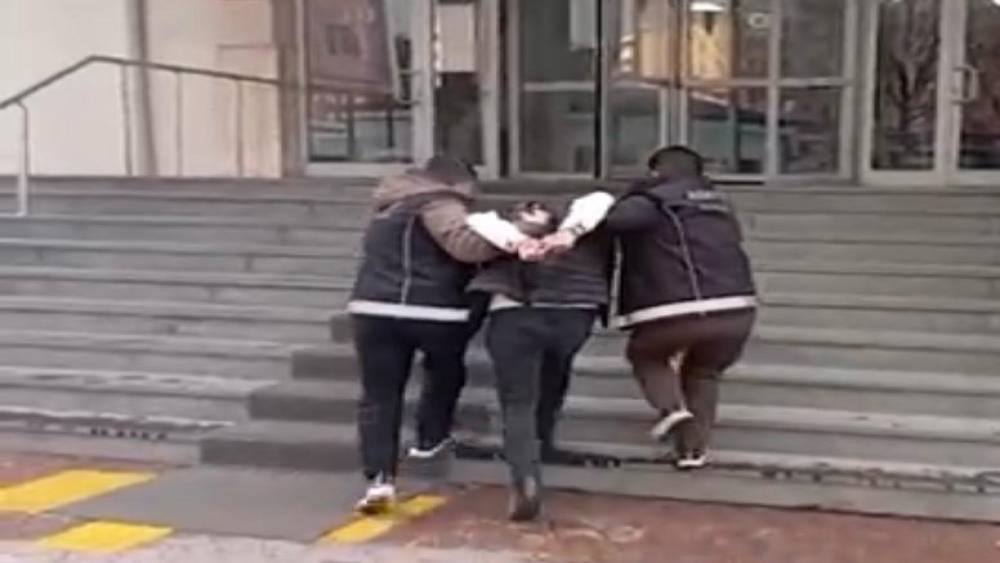 Kayseri&rsquo;de 10 yıl kesinleşmiş hapis cezasıyla aranan şahıs yakalandı

