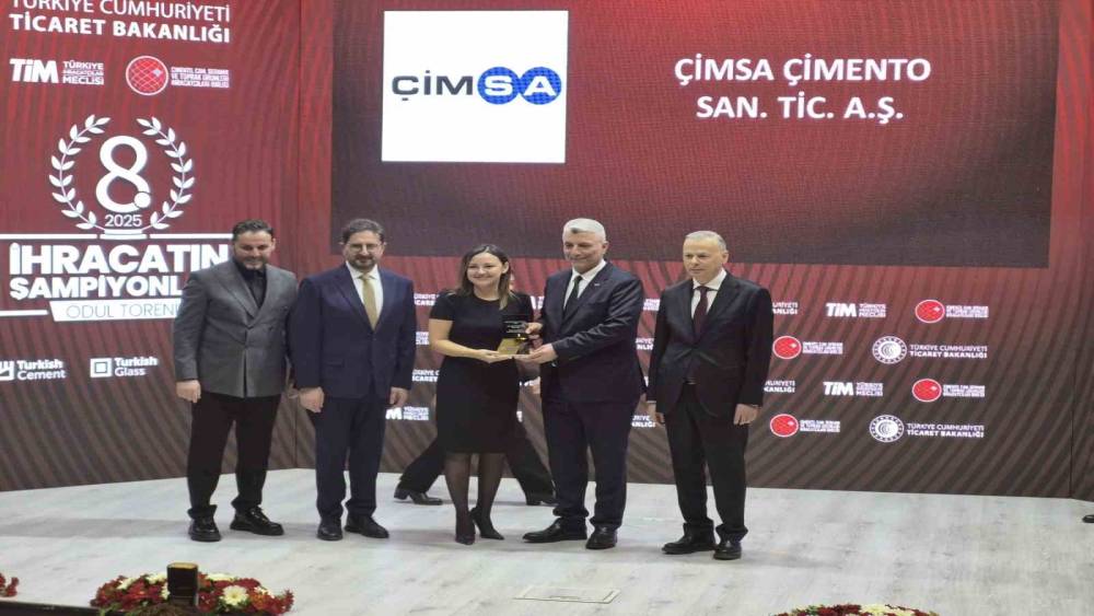 Bakan Bolat: "Cumhurbaşkanımızın liderliğinde T&uuml;rkiye&rsquo;ye son 23 yılda her alanda &ccedil;ağ atlattık"
