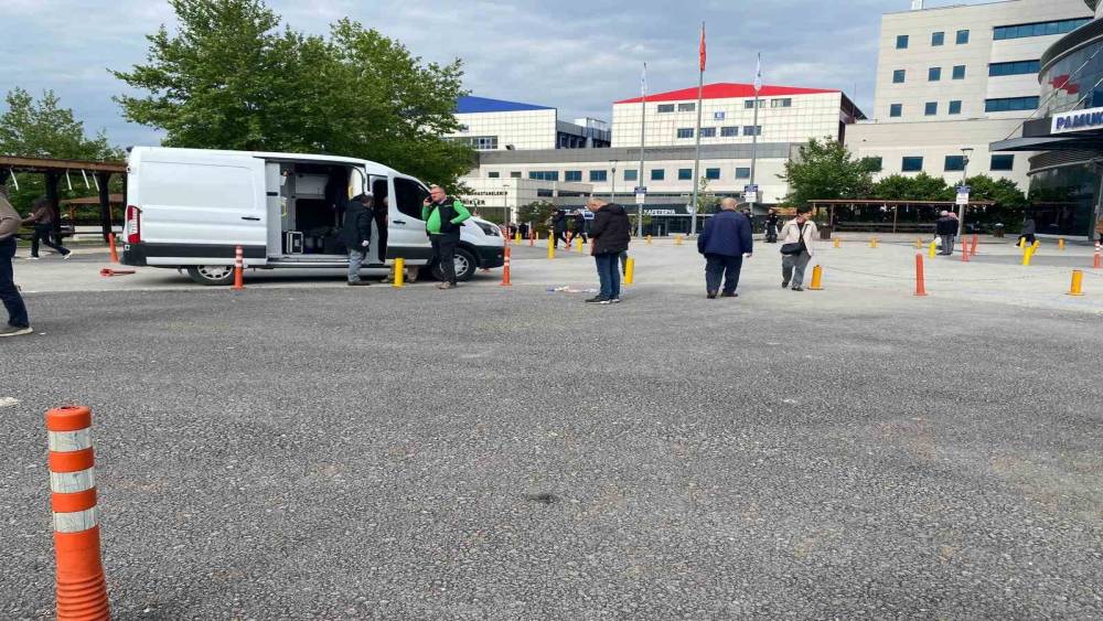 PA&Uuml; Hastanesi girişinde unutulan ş&uuml;pheli &ccedil;anta paniğine neden oldu
