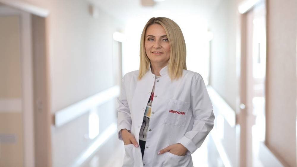 Opr. Dr. Zaim: "Bahar aylarında g&ouml;z şikayetleri artabilir"
