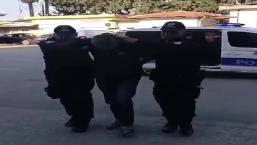 Adana&rsquo;da Seyhan polisi 264 aranan şahıs ve 34 firari h&uuml;k&uuml;ml&uuml;y&uuml; yakaladı
