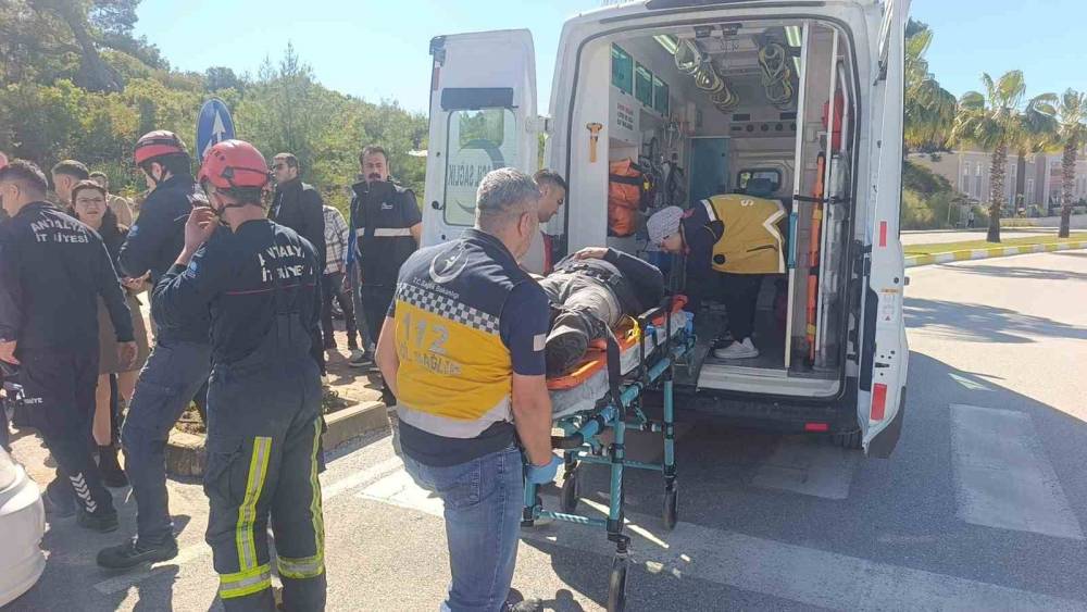 Dur levhasına ihlali kazayla sonu&ccedil;landı: 1 yaralı
