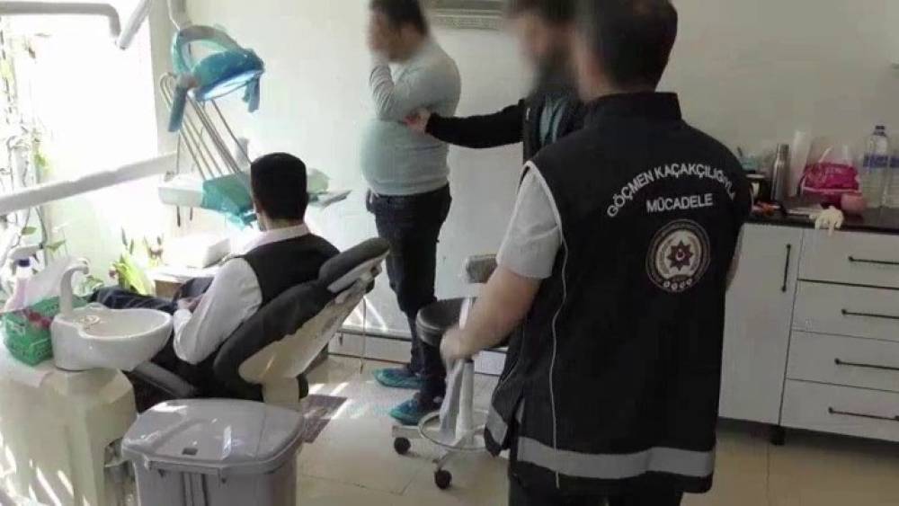 Bursa&rsquo;da sahte doktor &ccedil;etesi &ccedil;&ouml;kertildi... Evleri ka&ccedil;ak kliniğe &ccedil;evirmişler
