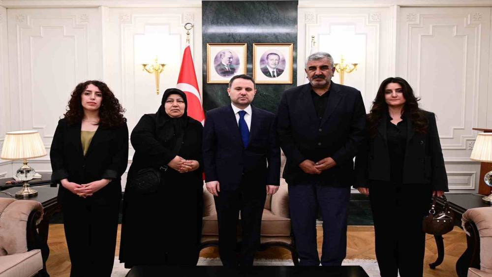 Adalet Bakanı G&uuml;rlek: "Rojin, hayalleri yarım kalmış bir gen&ccedil; kızımız, biz devlet olarak bu işin sonuna kadar &uuml;zerine gideceğiz"
