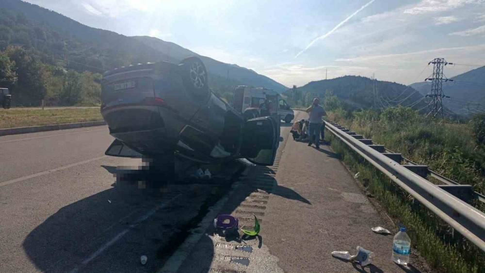 Tokat&rsquo;ta takla atan otomobildeki 1 kişi &ouml;ld&uuml;, 5 kişi yaralandı
