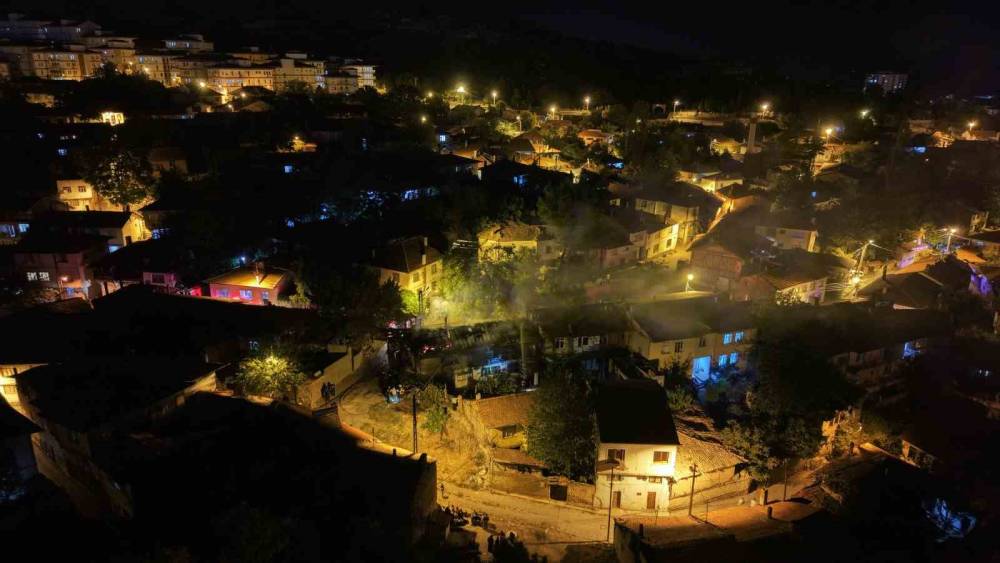 &Ccedil;ankırı&rsquo;da alevlere teslim olan ev k&uuml;le d&ouml;nd&uuml;
