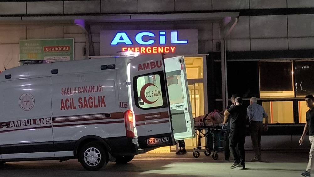 Hasankeyf T&uuml;neli girişinde feci kaza: 12 yaralı
