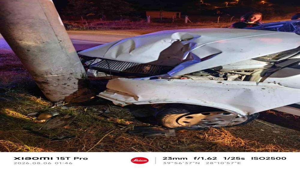 Susurluk&rsquo;ta otomobil şarampole devrildi:1 yaralı
