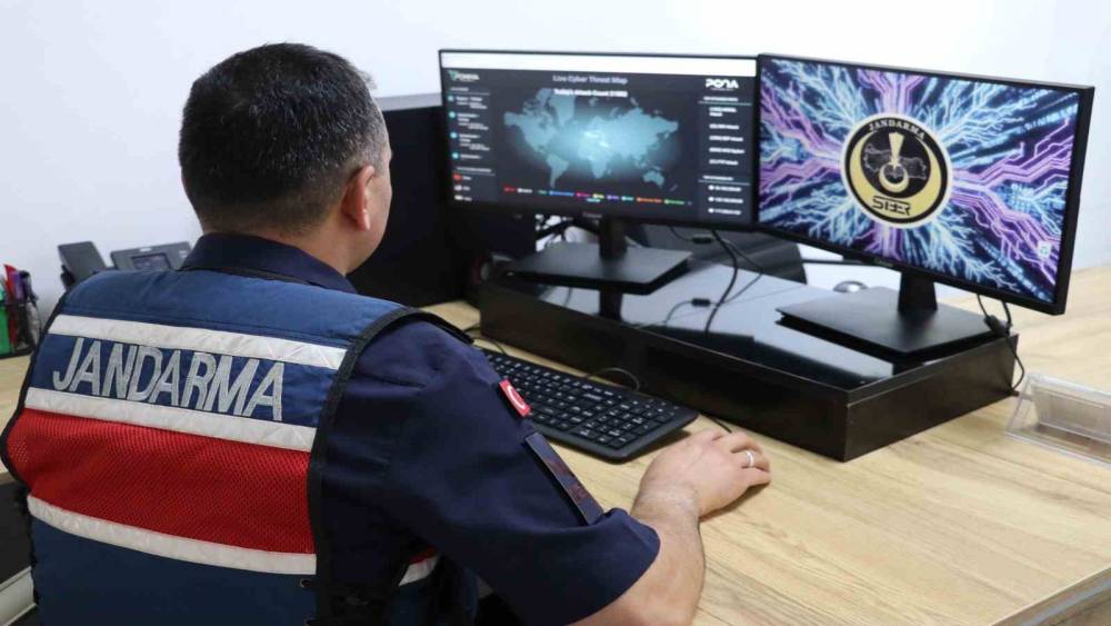Gaziantep&rsquo;te siber dolandırıcılık operasyonu: 4 şahıs tutuklandı
