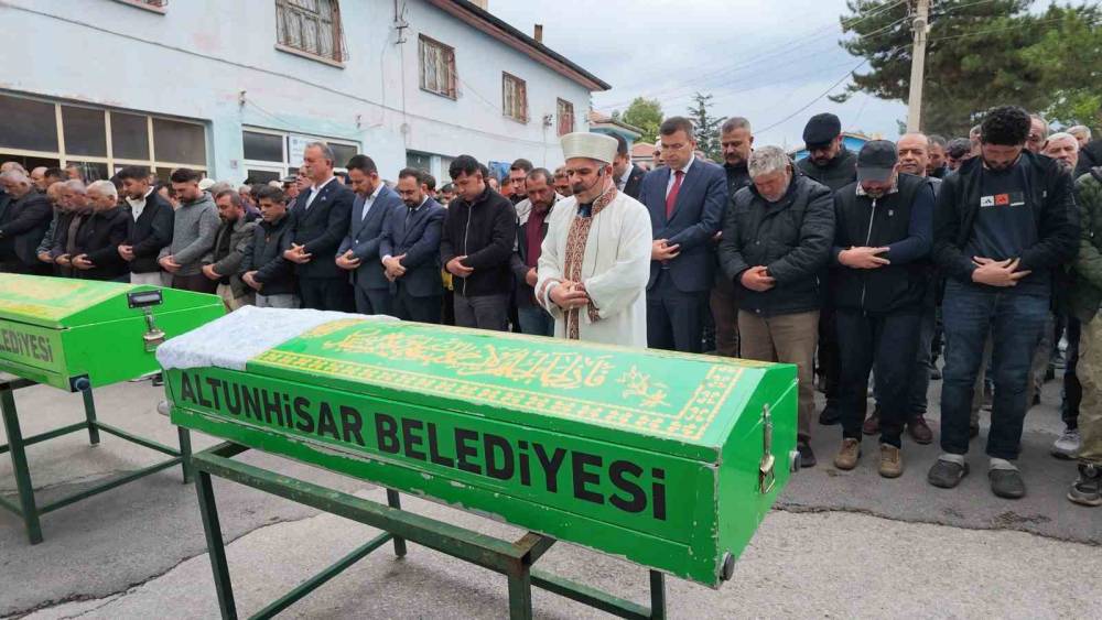 Niğde&rsquo;de kazada hayatını kaybeden kardeşler toprağa verildi
