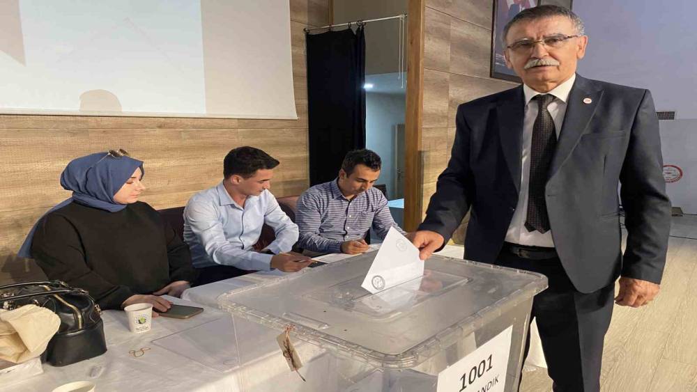Alaşehir&rsquo;de YENİ Parti&rsquo;nin ilk il&ccedil;e başkanı Mehmet Kayacık oldu
