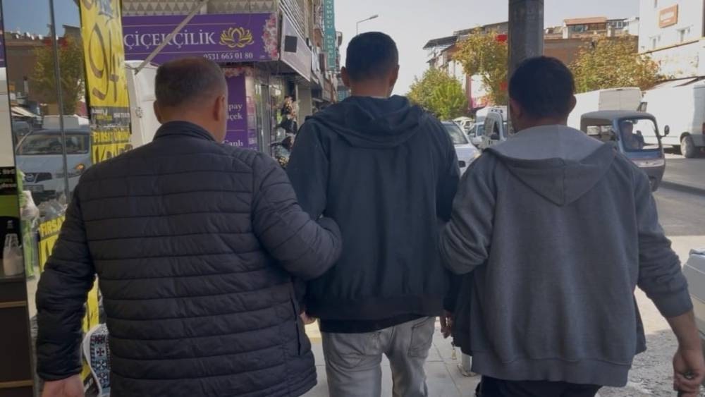 Kırıkkale&rsquo;de 37 yıl 3 ay hapis cezası bulunan h&uuml;k&uuml;ml&uuml; yakalandı
