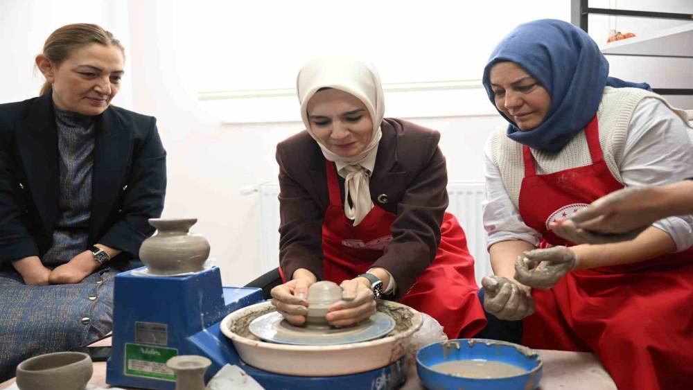 Bakan G&ouml;ktaş, Erzurum&rsquo;da Engelli Aktif Yaşam Merkezi&rsquo;nin a&ccedil;ılışını yaptı
