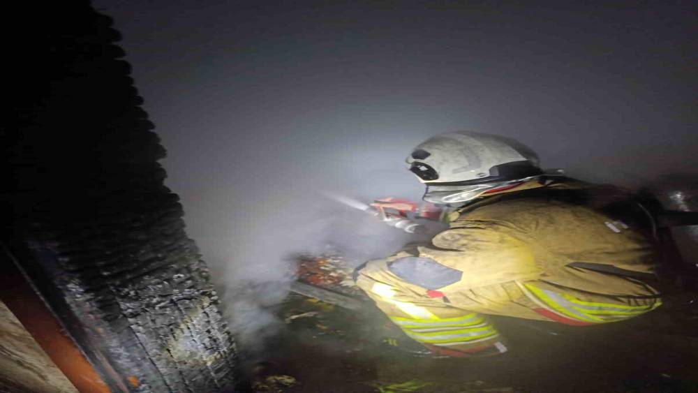 Reyhanlı&rsquo;da ev yangını
