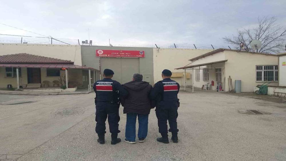 Bilecik&rsquo;te resmi belgede sahtecilik su&ccedil;undan aranıyordu yakalandı
