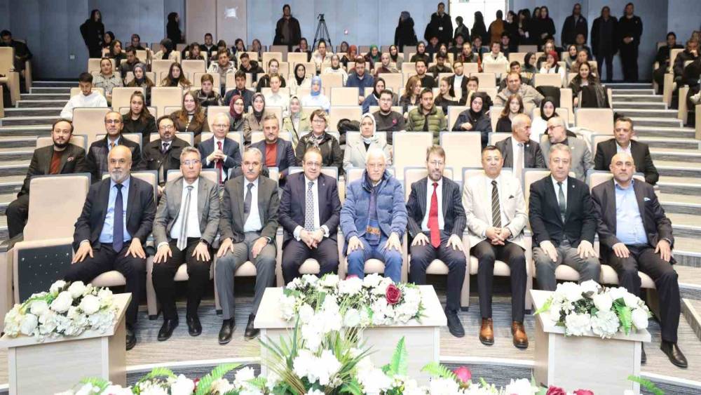 B&uuml;y&uuml;kel&ccedil;i Egemen Bağış, NE&Uuml;&rsquo;de T&uuml;rk dış politikasını değerlendirdi
