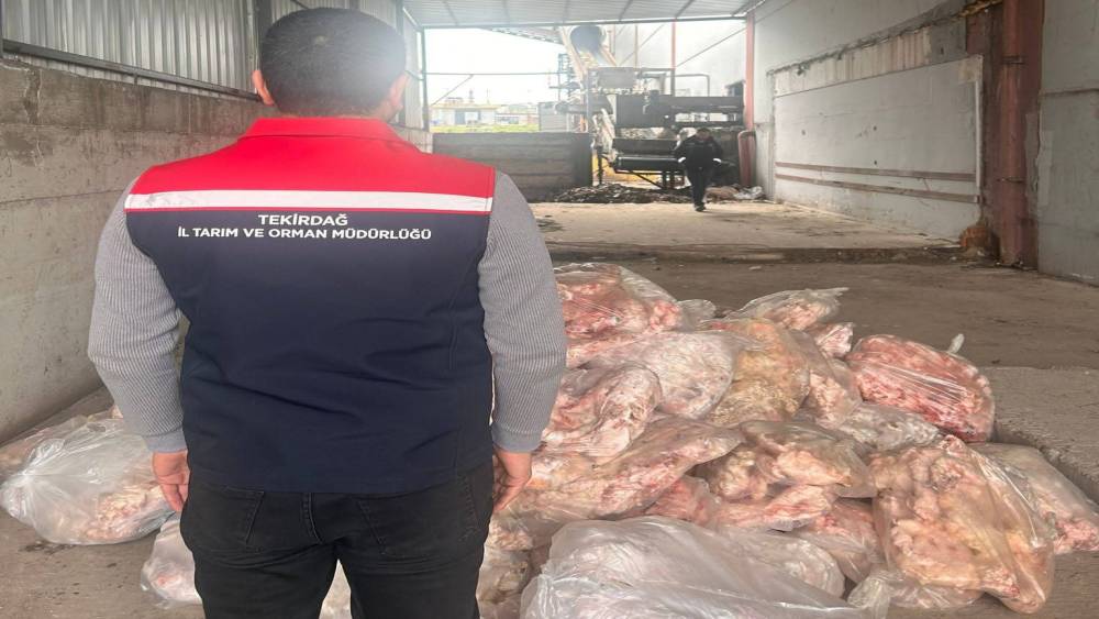 Tekirdağ&rsquo;da etiketsiz 2 bin 800 kilogram hayvansal &uuml;r&uuml;n imha edildi
